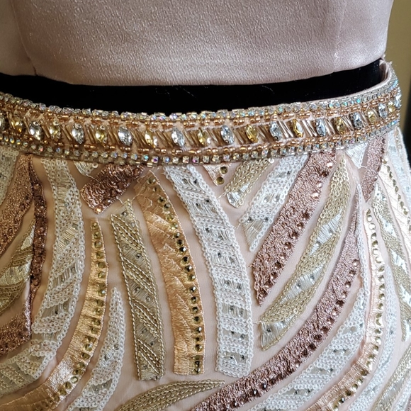 SIZE 4 No Alterations two piece prom gown in blush - Picture 6 of 13